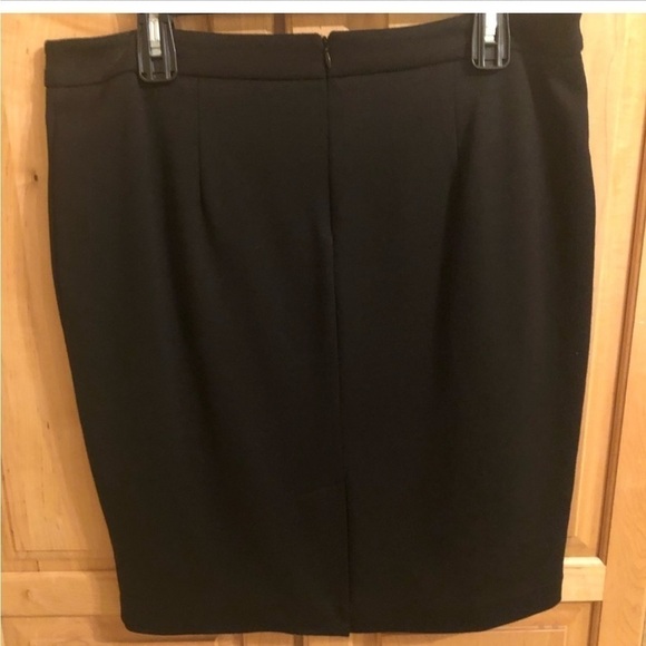 DANA Buchman Black Skirt Size 10 Gold Zippers Back Slit Knee Length Career
Work - Picture 7 of 8